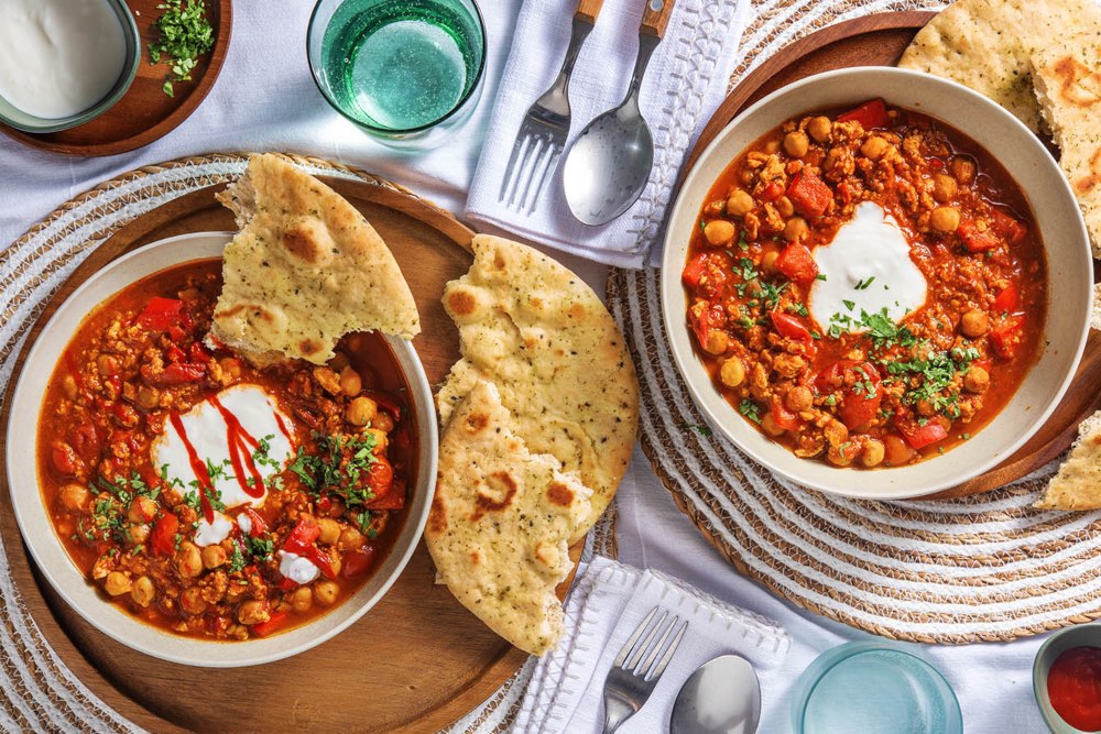 Slow Cooker Curry Turkey Chili garlic naan and sriracha